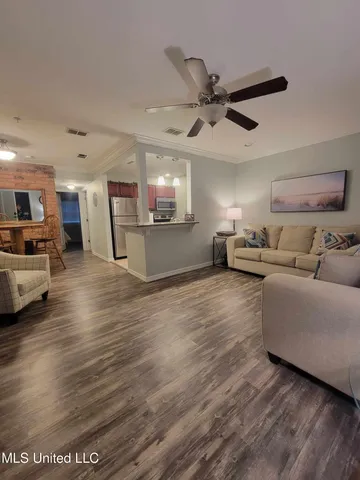 $2,200 | 1282 Beach Boulevard, Unit 114, Biloxi, MS 39530