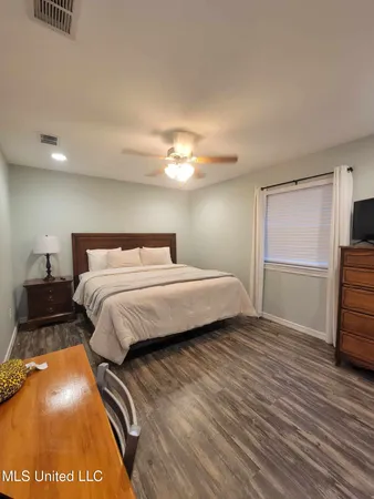 $2,000 | 1282 Beach Boulevard, Unit 114, Biloxi, MS 39530