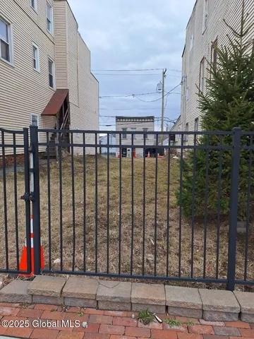 $26,500 | 235 Remsen Street, Cohoes, NY 12047