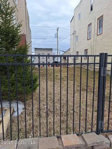 $26,500 | 235 Remsen Street, Cohoes, NY 12047