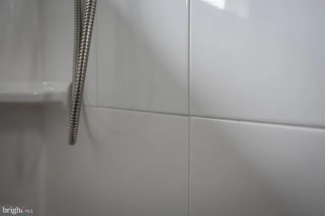 a view of empty room with window