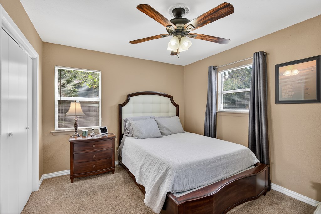 404 Freestone Drive Euless, TX 76039 - Photo 12 of 19