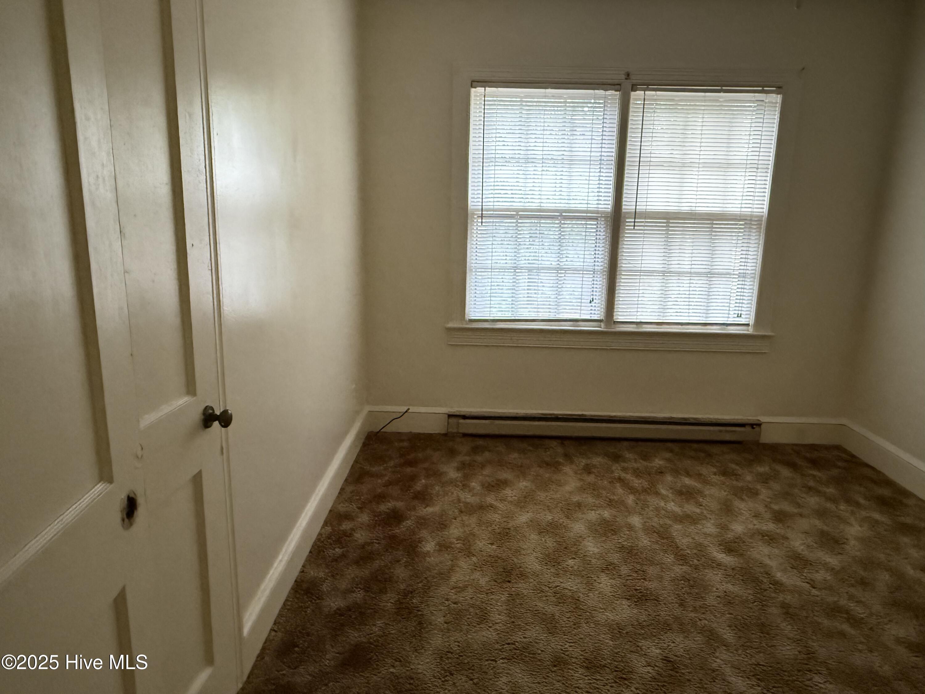 512 Nicholson Street Clinton, NC 28328 - Photo 4 of 16 IMG_1108