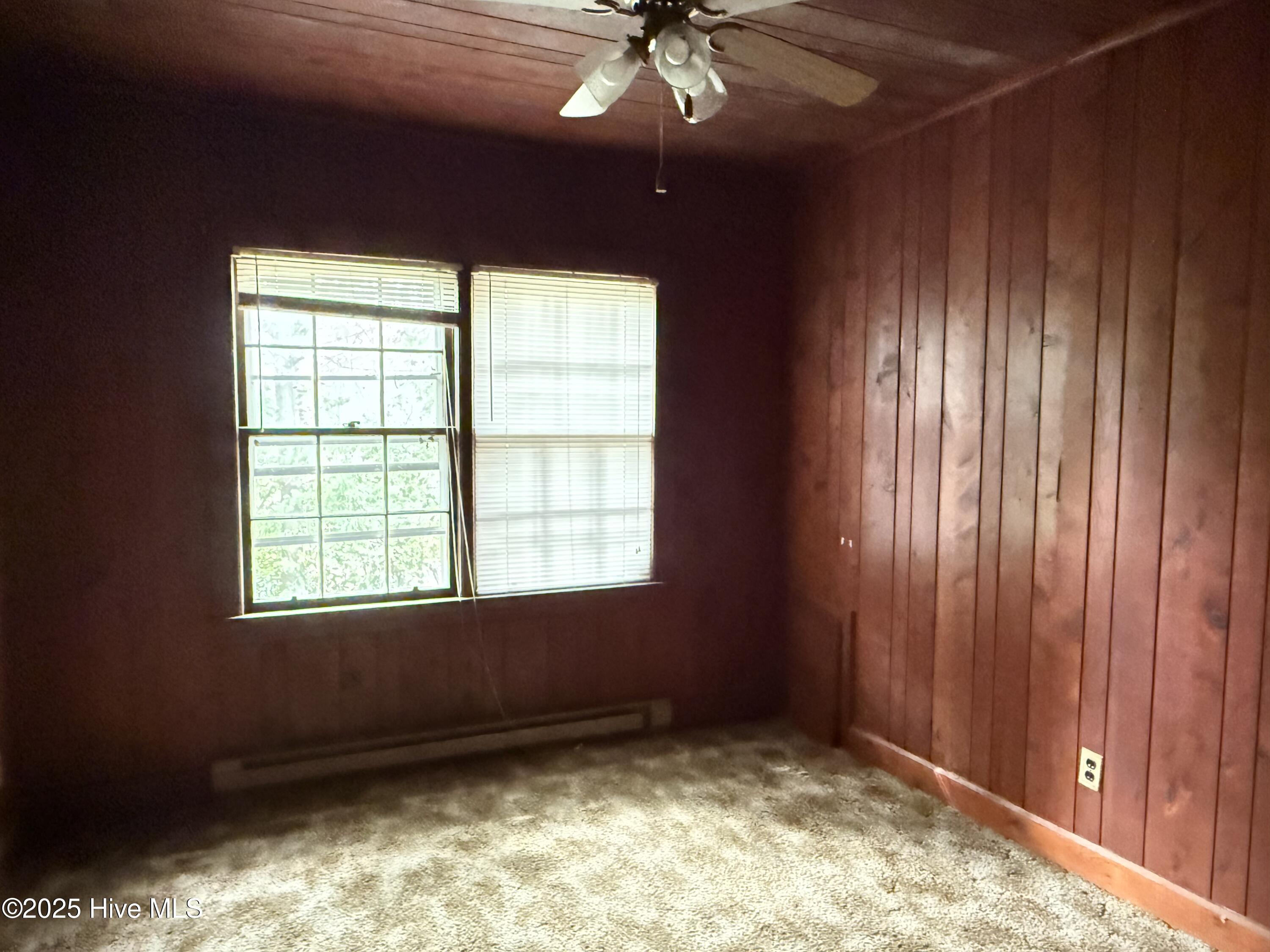 512 Nicholson Street Clinton, NC 28328 - Photo 6 of 16 IMG_1110