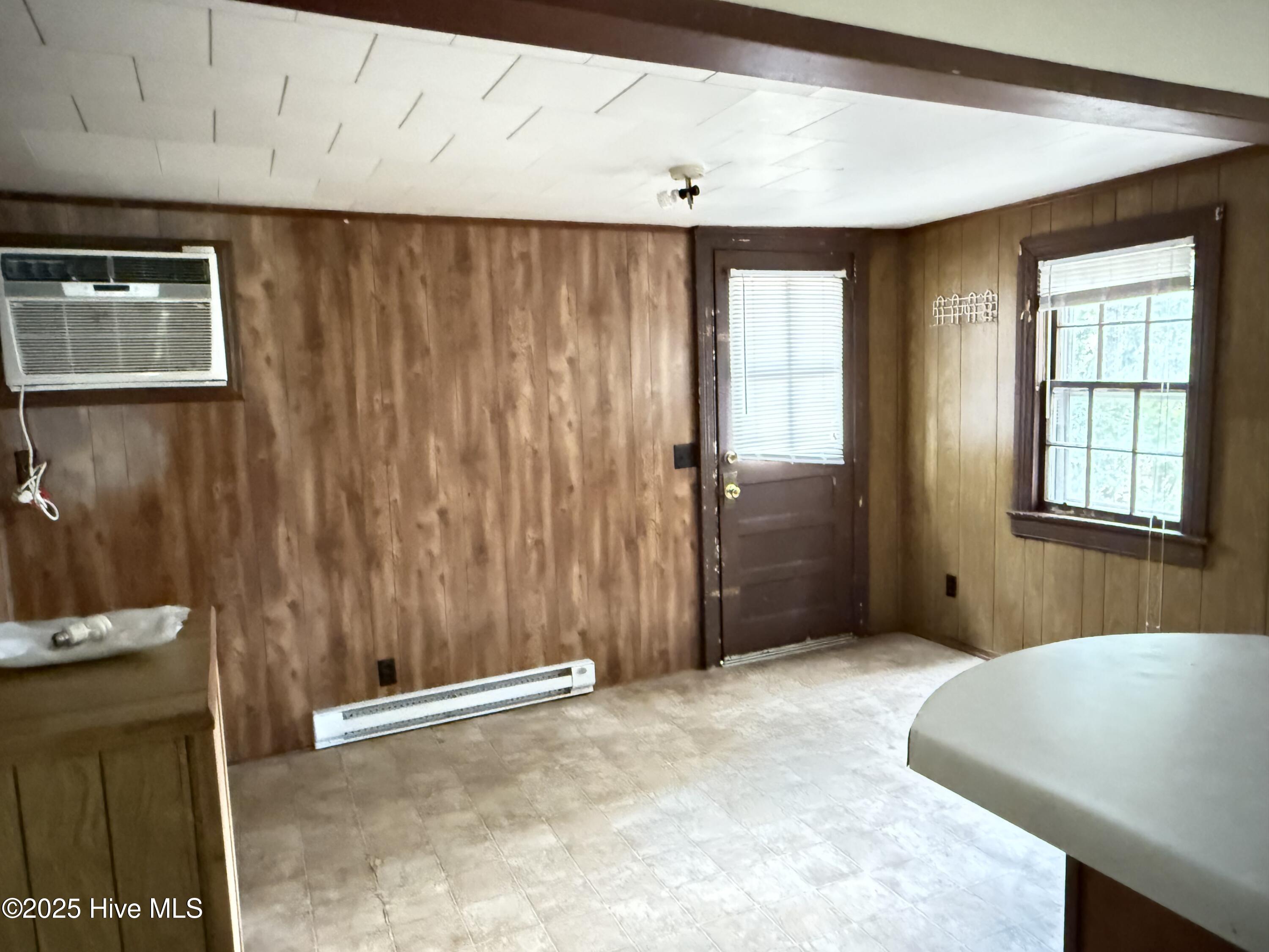 512 Nicholson Street Clinton, NC 28328 - Photo 8 of 16 IMG_1112