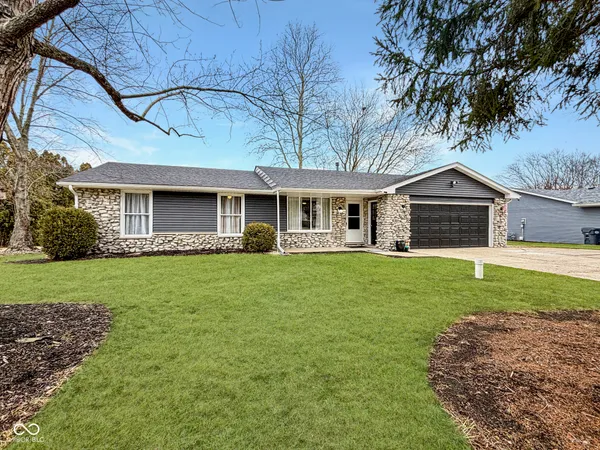 $249,900 | 1904 West Sun Valley Parkway, Muncie, IN 47303