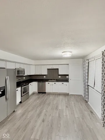 $277,000 | 1904 West Sun Valley Parkway, Muncie, IN 47303