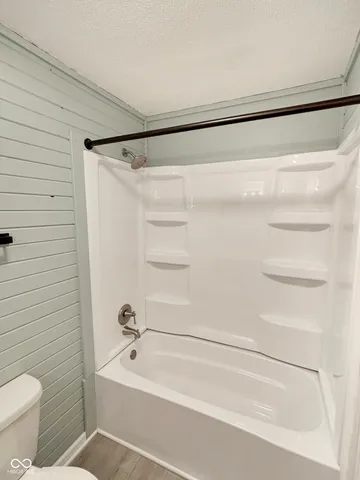 $265,000 | 1904 West Sun Valley Parkway, Muncie, IN 47303