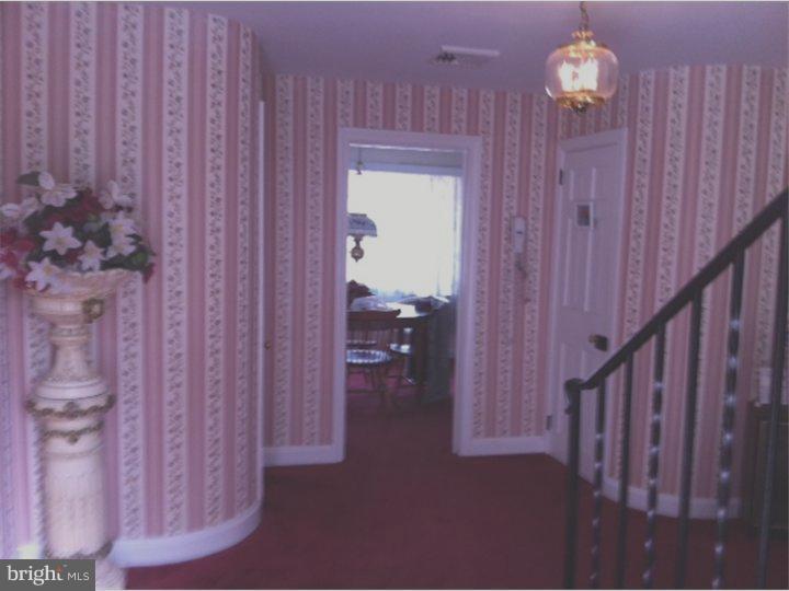 701 Arch Street Spring City, PA 19475 - Photo 6 of 23 Foyer