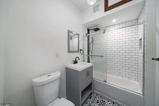 $2,123 | 9 Kling Street, Unit 2, West Orange, NJ 07052