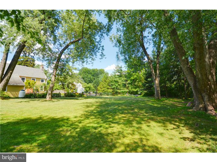 190 Walker Road Wayne, PA 19087 - Photo 6 of 25 View in Back