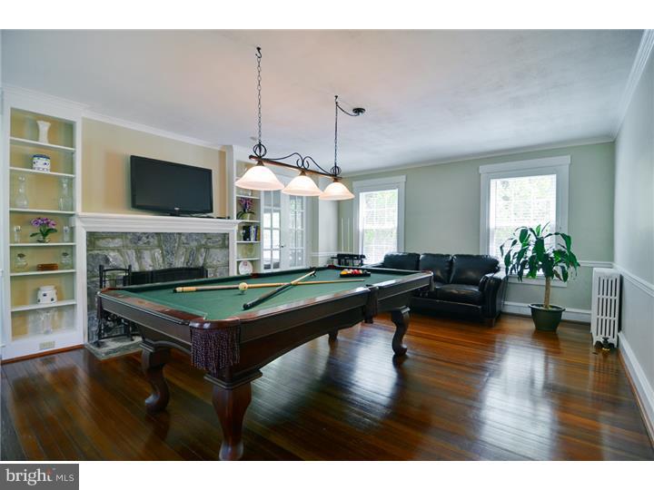 190 Walker Road Wayne, PA 19087 - Photo 8 of 25 Living Room