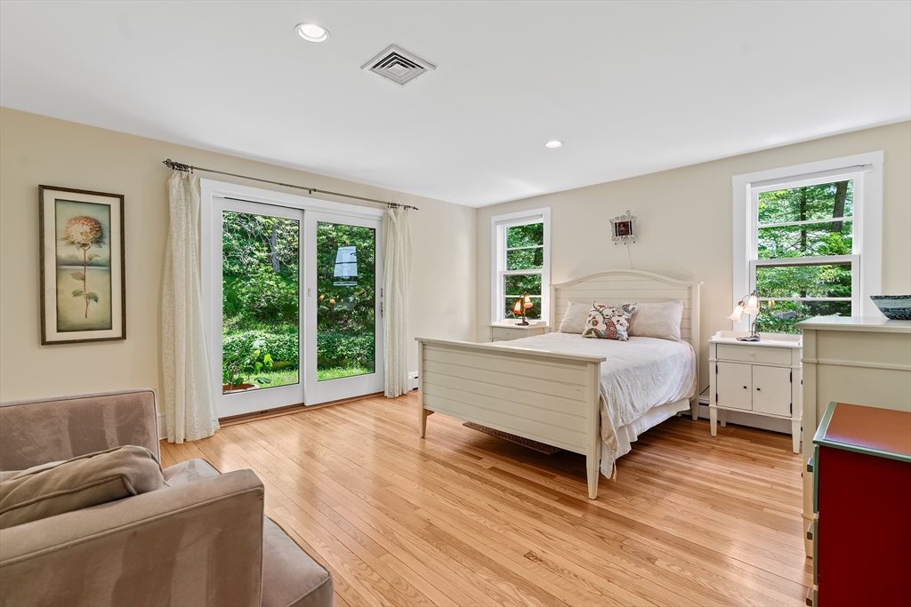 42 Temple Road Wellesley, MA 02482 - Photo 17 of 40