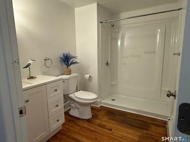 $1,950 | 187 Bank Street, New London, CT 06320