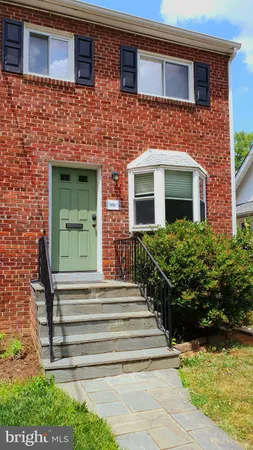 $3,600 | 306 1/2 East Del Ray Avenue, Unit 1/2, Alexandria, VA 22301