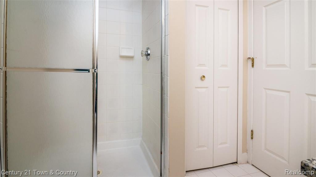22314 Cape Cod Way Farmington, MI 48336 - Photo 24 of 32