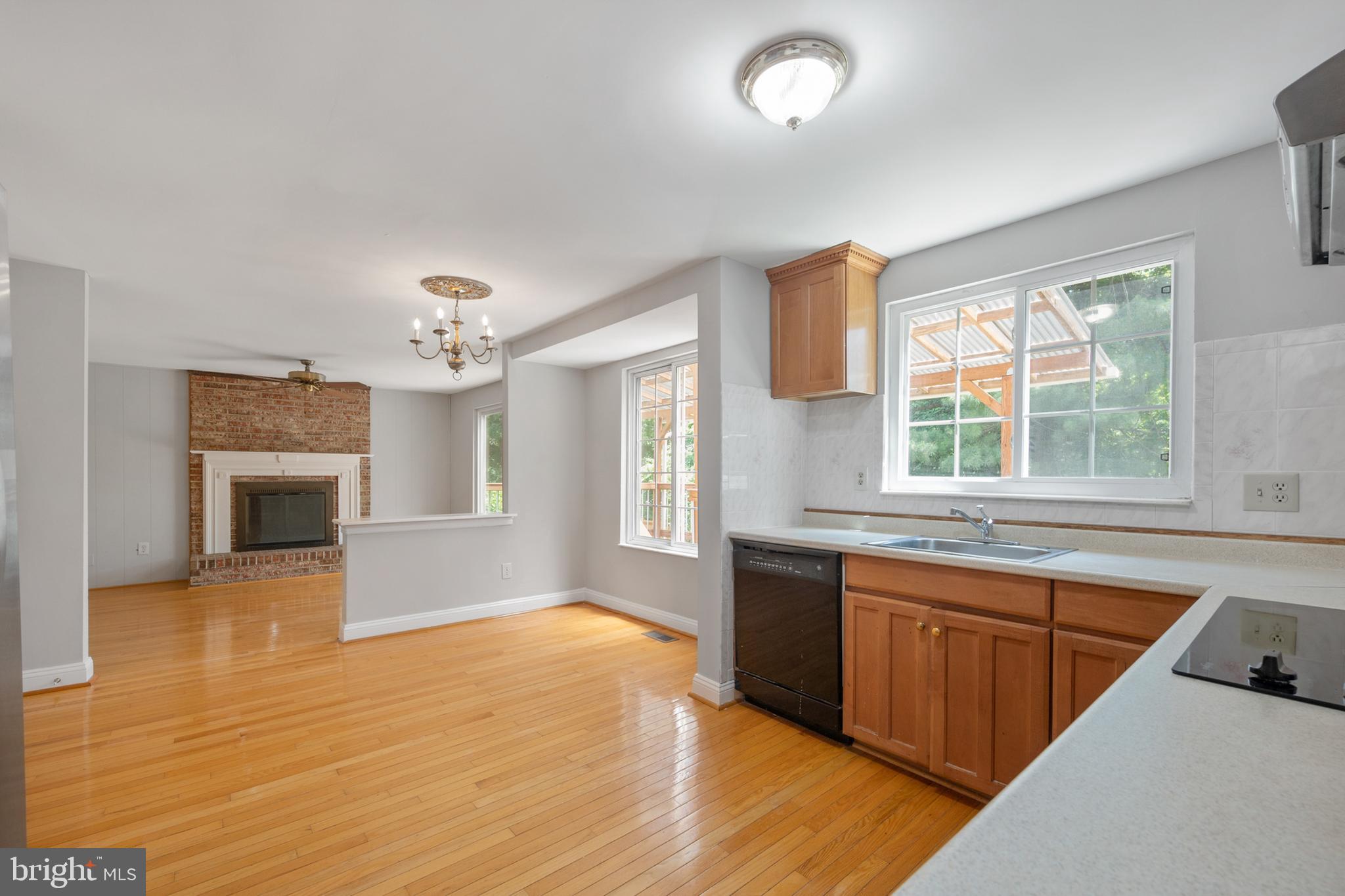 5738 Heming Avenue Springfield, VA 22151 - Photo 14 of 39 KITCHEN 3
