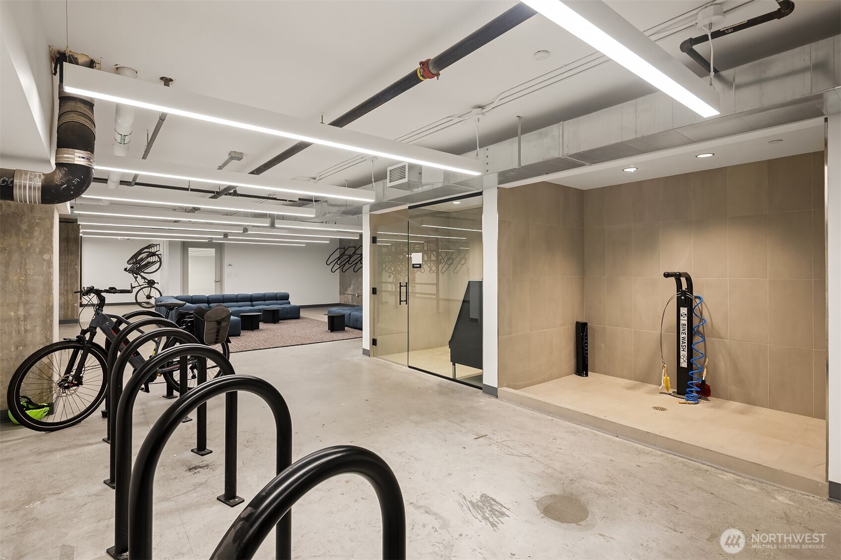 300 Virginia Street, Unit 3103 Seattle, WA 98101 - Photo 35 of 36 a view of a livingroom with furniture
