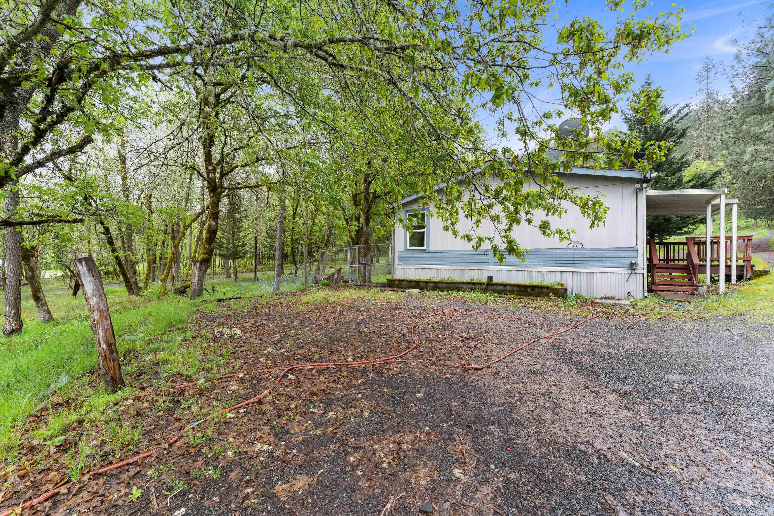 10517 Lower River Road Grants Pass, OR 97526 - Photo 5 of 26 11-EXT (11 of 14)