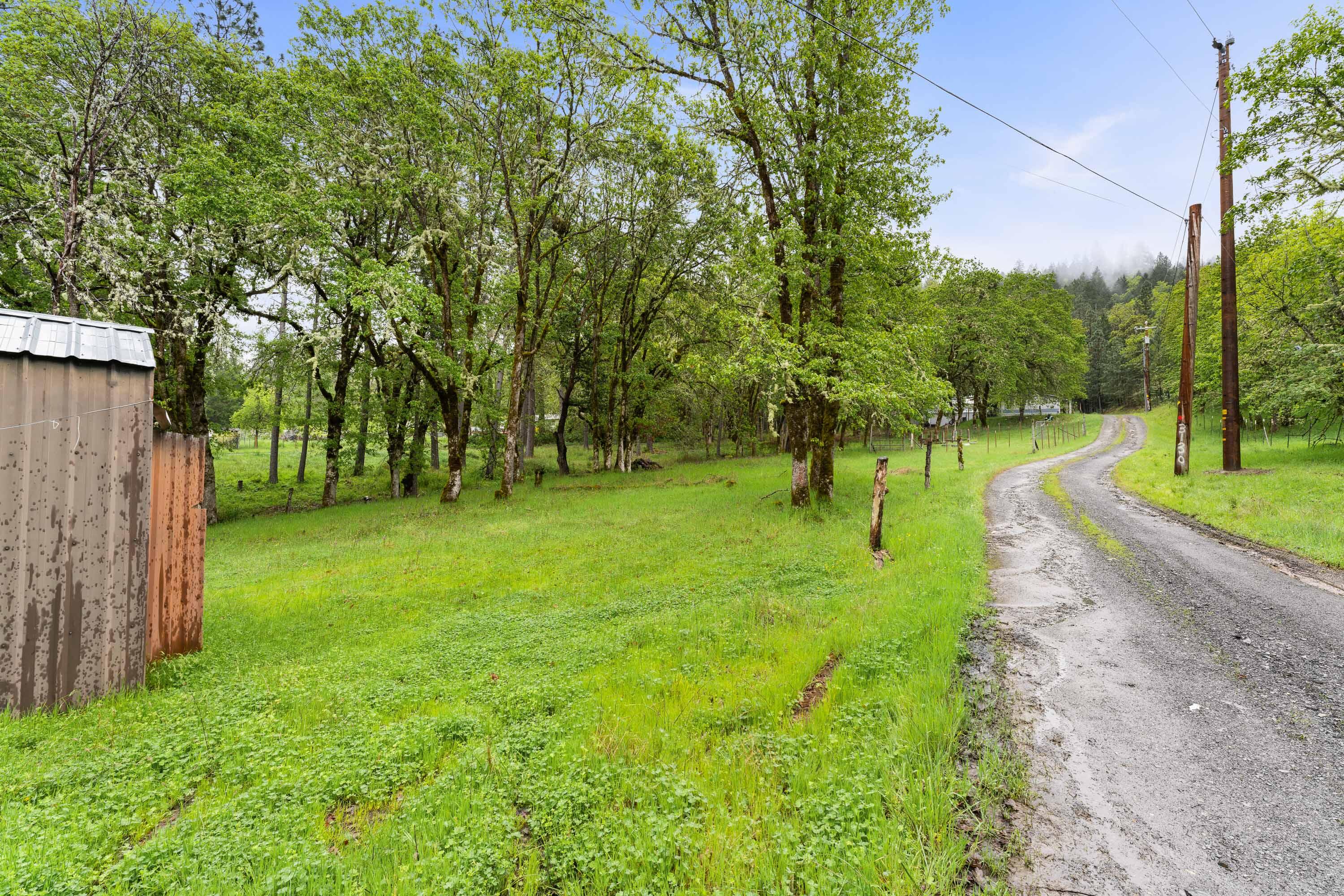 10517 Lower River Road Grants Pass, OR 97526 - Photo 7 of 26 01-EXT (1 of 14)