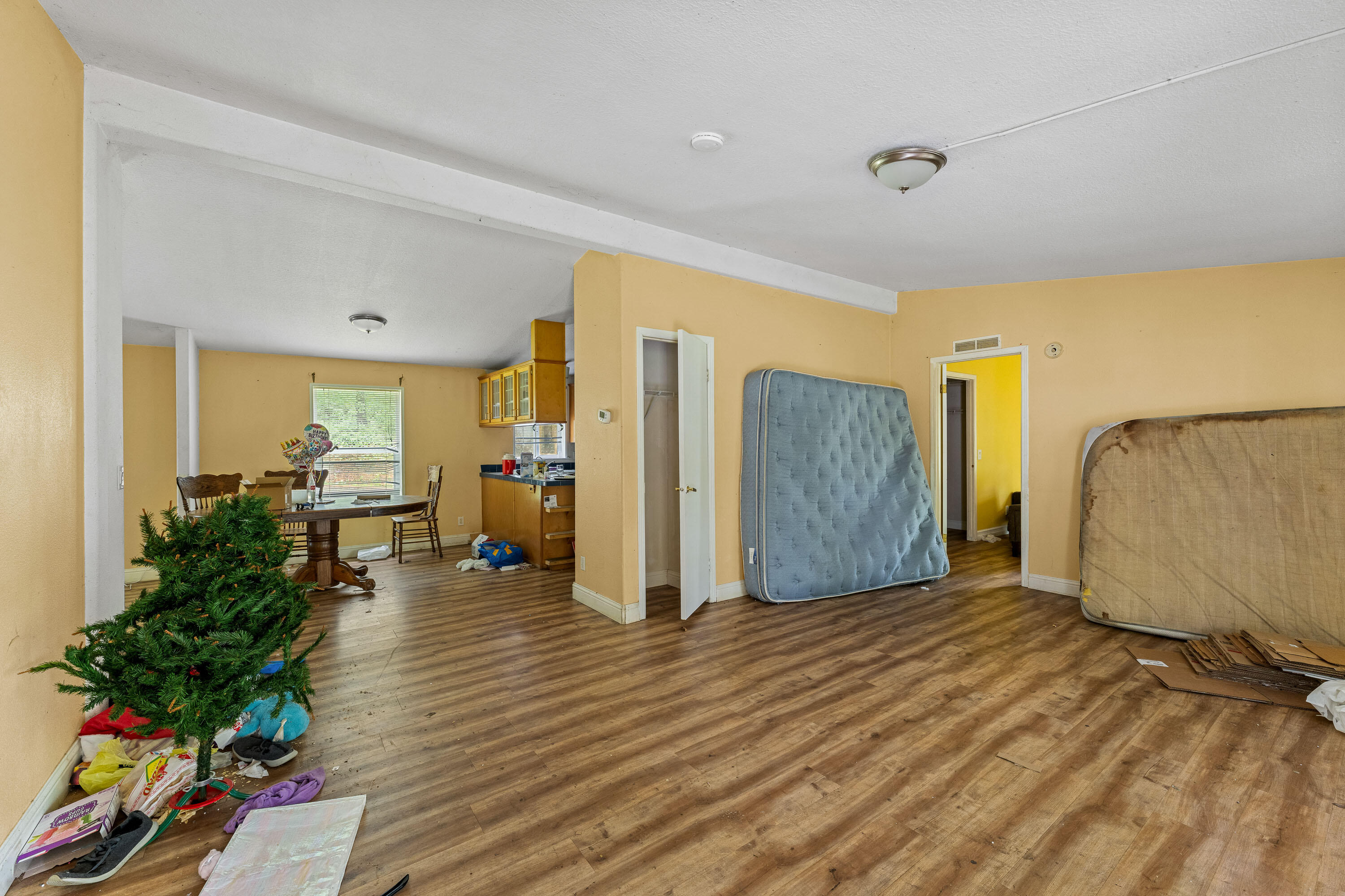 10517 Lower River Road Grants Pass, OR 97526 - Photo 10 of 26 17-INT (3 of 15)