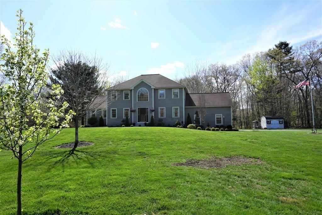 16 Bicknell Drive Mendon, MA 01756 - Photo 2 of 40