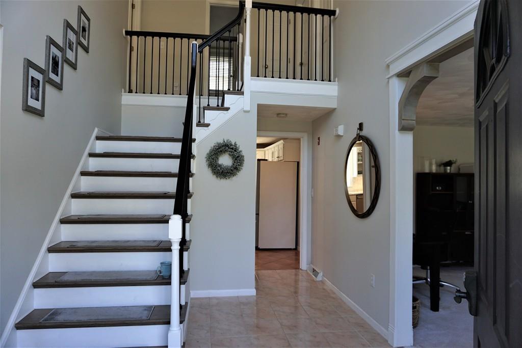 16 Bicknell Drive Mendon, MA 01756 - Photo 4 of 40