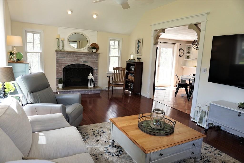 16 Bicknell Drive Mendon, MA 01756 - Photo 5 of 40