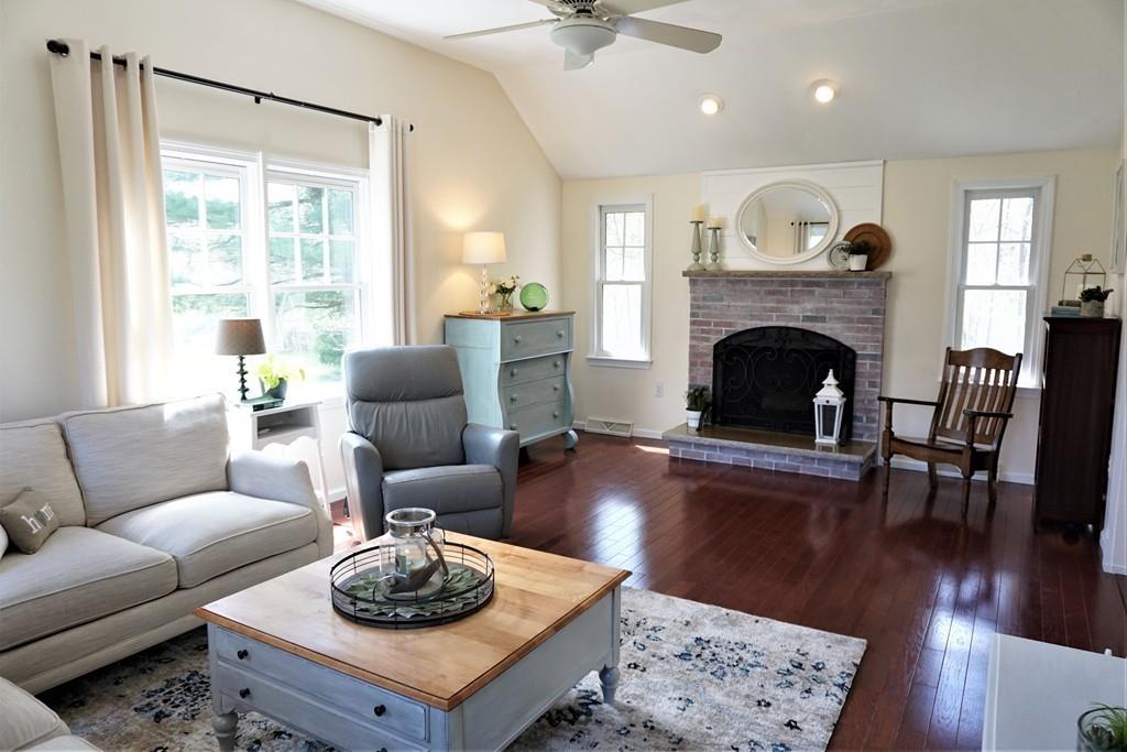 16 Bicknell Drive Mendon, MA 01756 - Photo 6 of 40