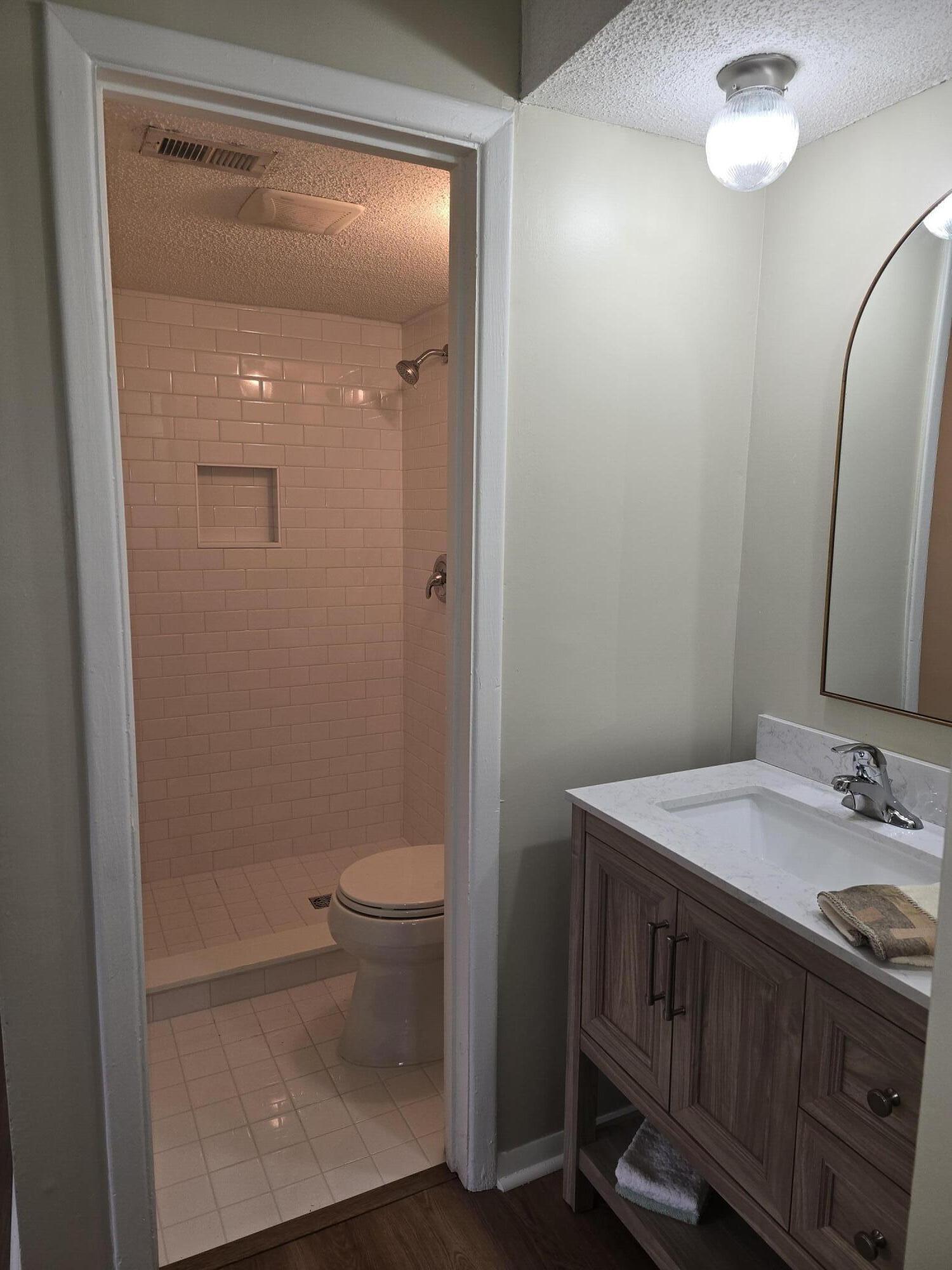 805 Andrea Lane Hanahan, SC 29410 - Photo 6 of 24 Primary en suite