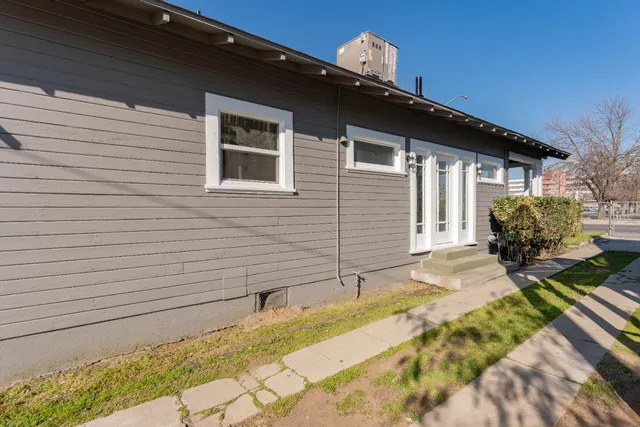 $735,000 | 4354 East Kings Canyon Road, Fresno, CA 93702