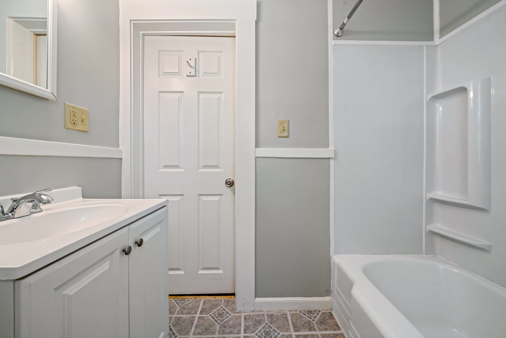 357 Main Street Nashua, NH 03060 - Photo 18 of 40