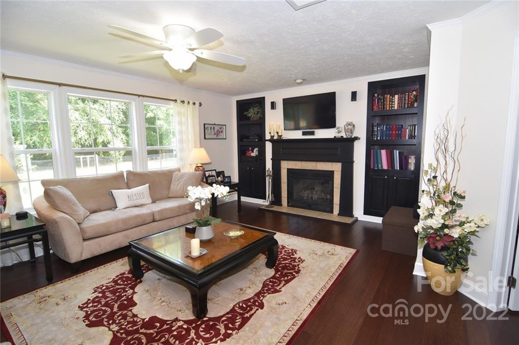 3181 Lindsay Meadows Road Hickory, NC 28601 - Photo 6 of 38 Gallery Image 6