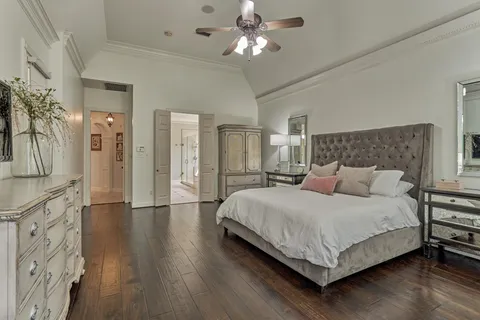 $1,595,000 | 319 South Silvershire Circle, The Woodlands, TX 77381