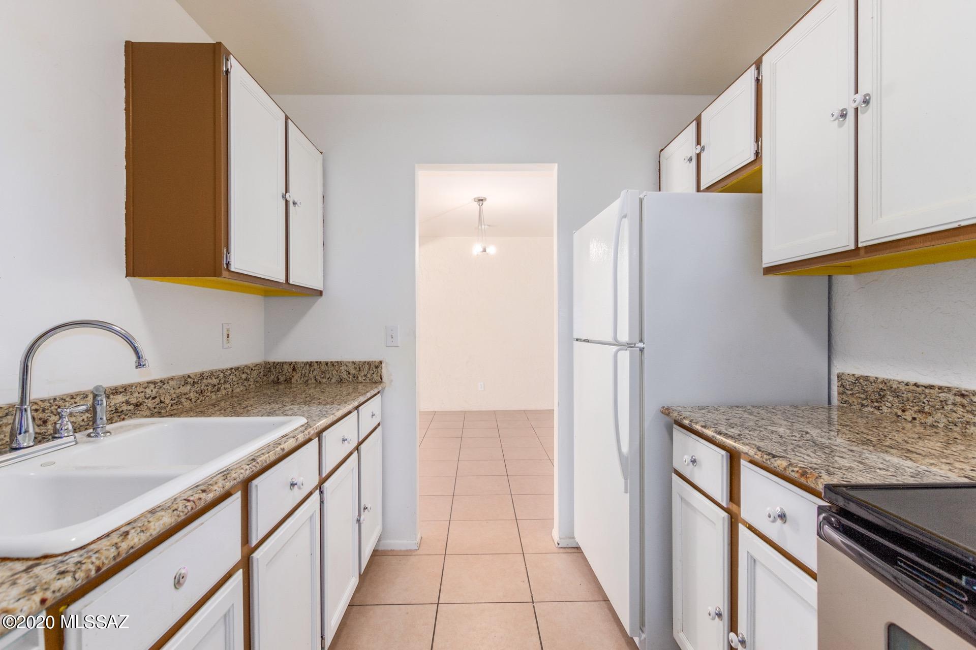 625 South Prudence Road, Unit 104 Tucson, AZ 85710 - Photo 10 of 25