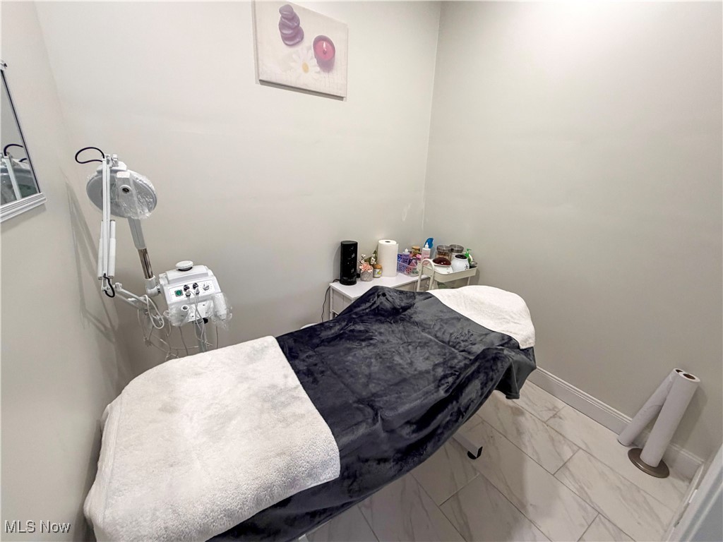2405 Youngstown Road Southeast Warren, OH 44484 - Photo 40 of 41 Salon waxing/facial room