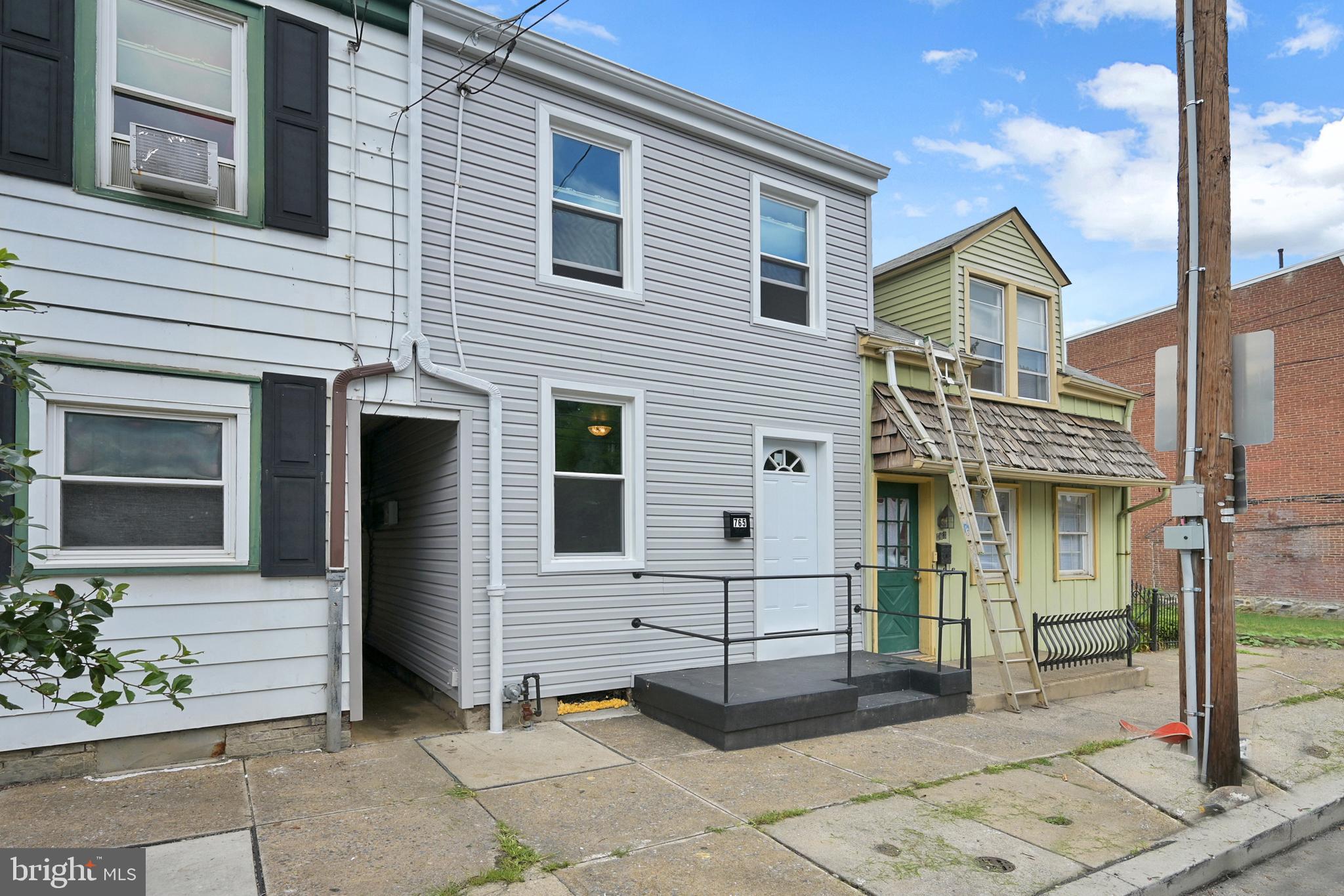 765 Manor Street Lancaster, PA 17603 - Photo 2 of 24