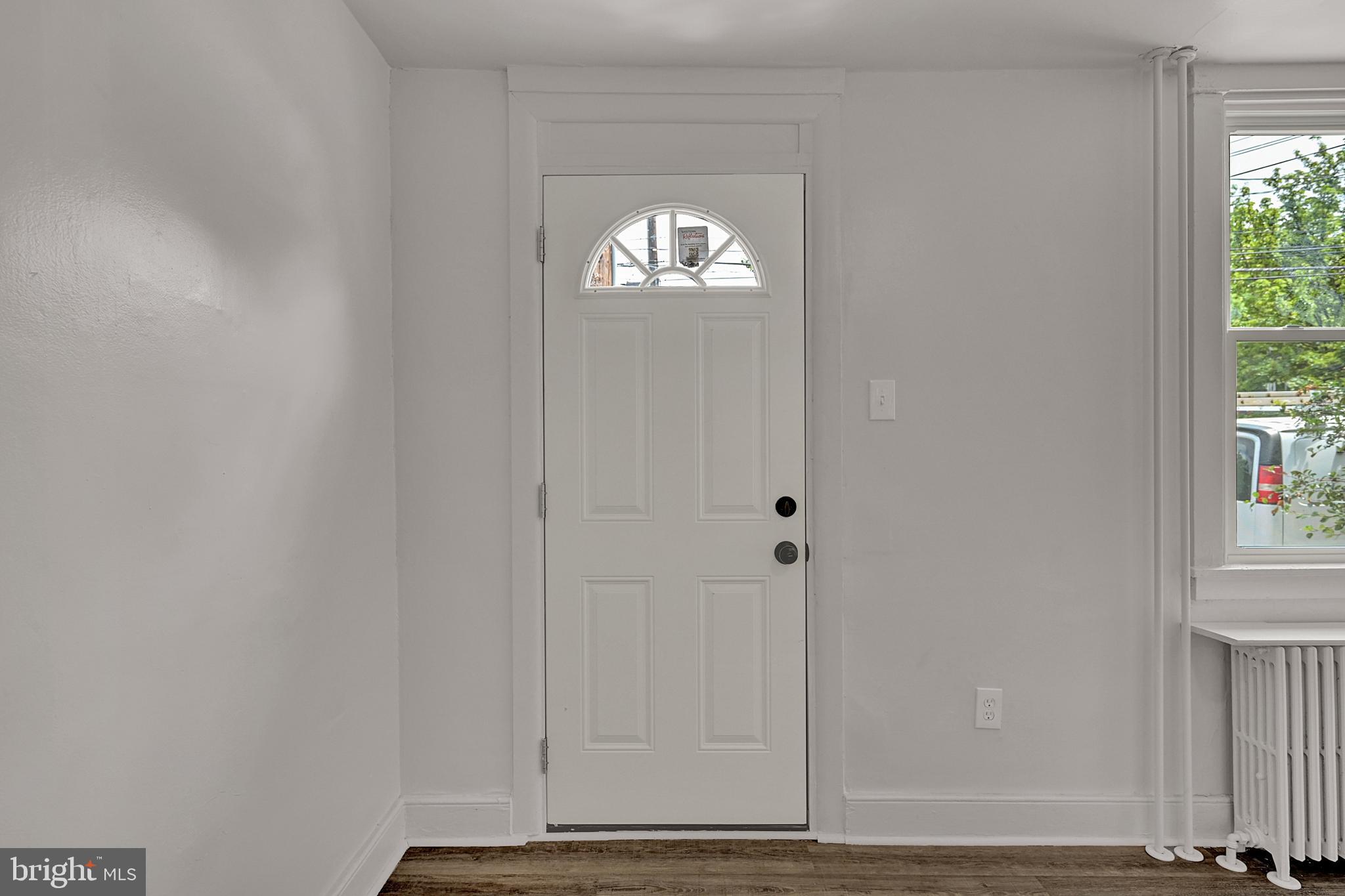 765 Manor Street Lancaster, PA 17603 - Photo 3 of 24