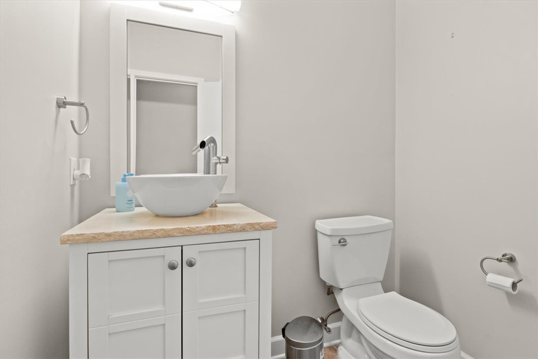 63 Hedgerow Circle Mendon, NY 14472 - Photo 25 of 45 Half bath on main level