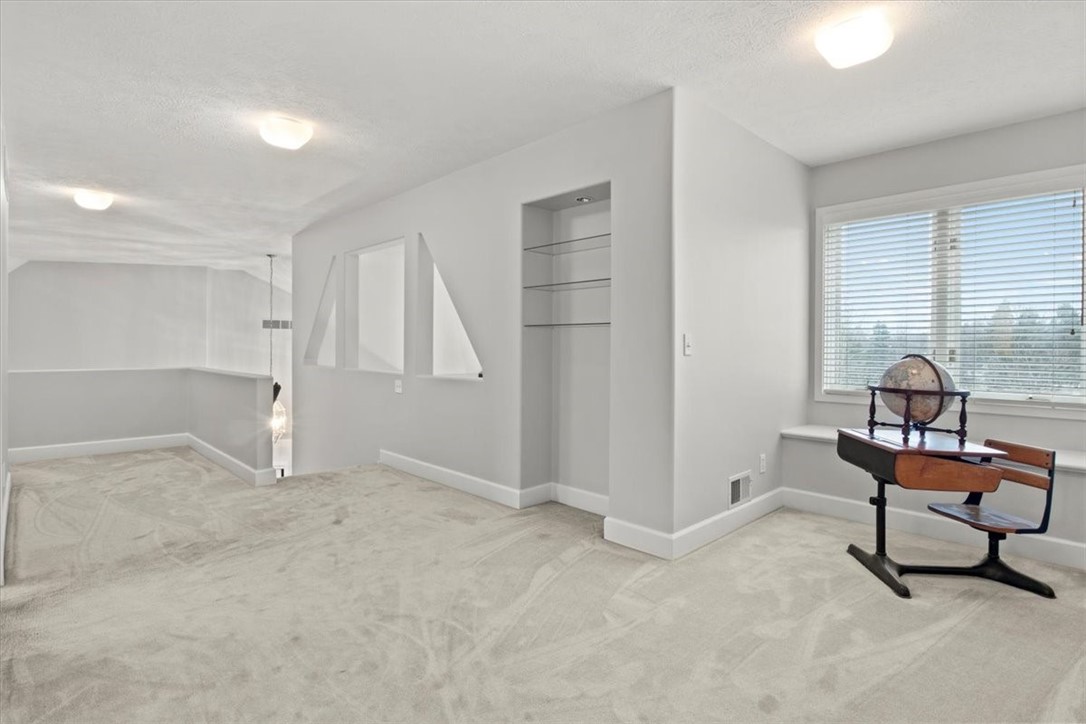 63 Hedgerow Circle Mendon, NY 14472 - Photo 26 of 45 Upper-level hallway