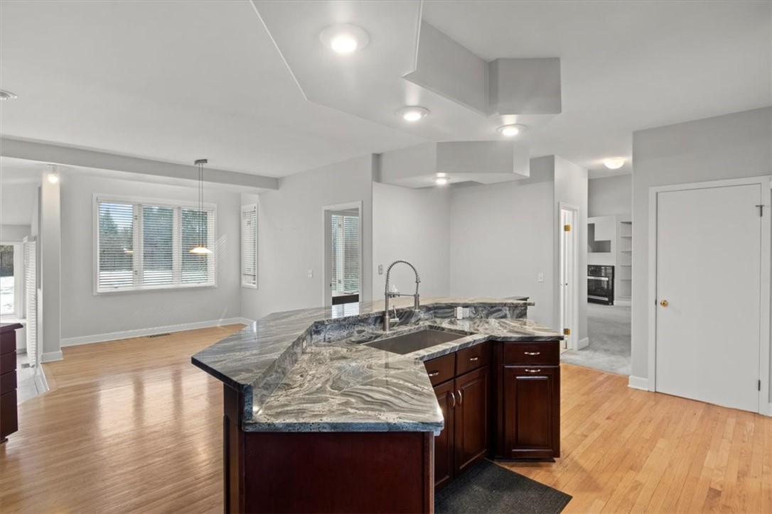 63 Hedgerow Circle Mendon, NY 14472 - Photo 10 of 45 Kitchen