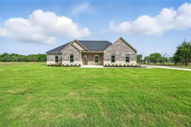 $467,000 | 1146 Grison Circle, Corsicana, TX 75109