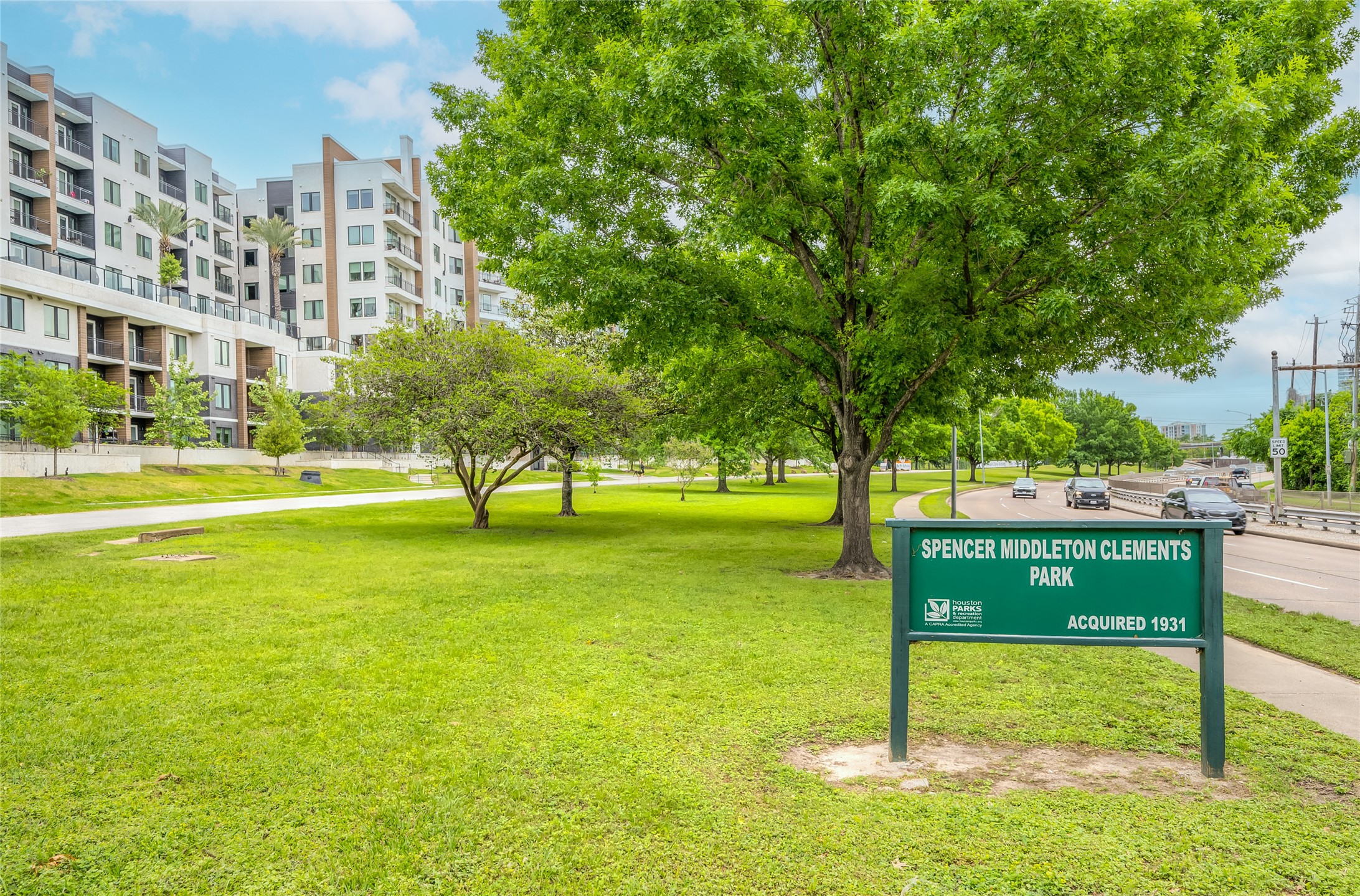 5222 Memorial Drive, Unit 5222 Houston, TX 77007 - Photo 29 of 32 a view of a city with large trees