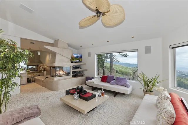 $1,125,000 | 28527 Willow Road, Lake Arrowhead, CA 92385