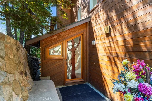 $1,125,000 | 28527 Willow Road, Lake Arrowhead, CA 92385