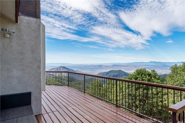 $1,125,000 | 28527 Willow Road, Lake Arrowhead, CA 92385