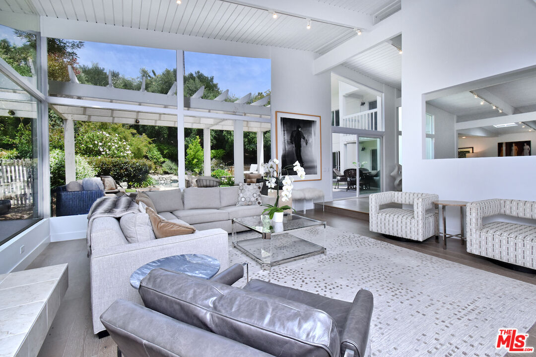 13413 Bayliss Road Los Angeles, CA 90049 - Photo 1 of 32