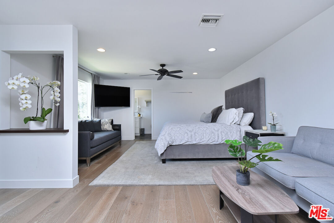 13413 Bayliss Road Los Angeles, CA 90049 - Photo 23 of 32
