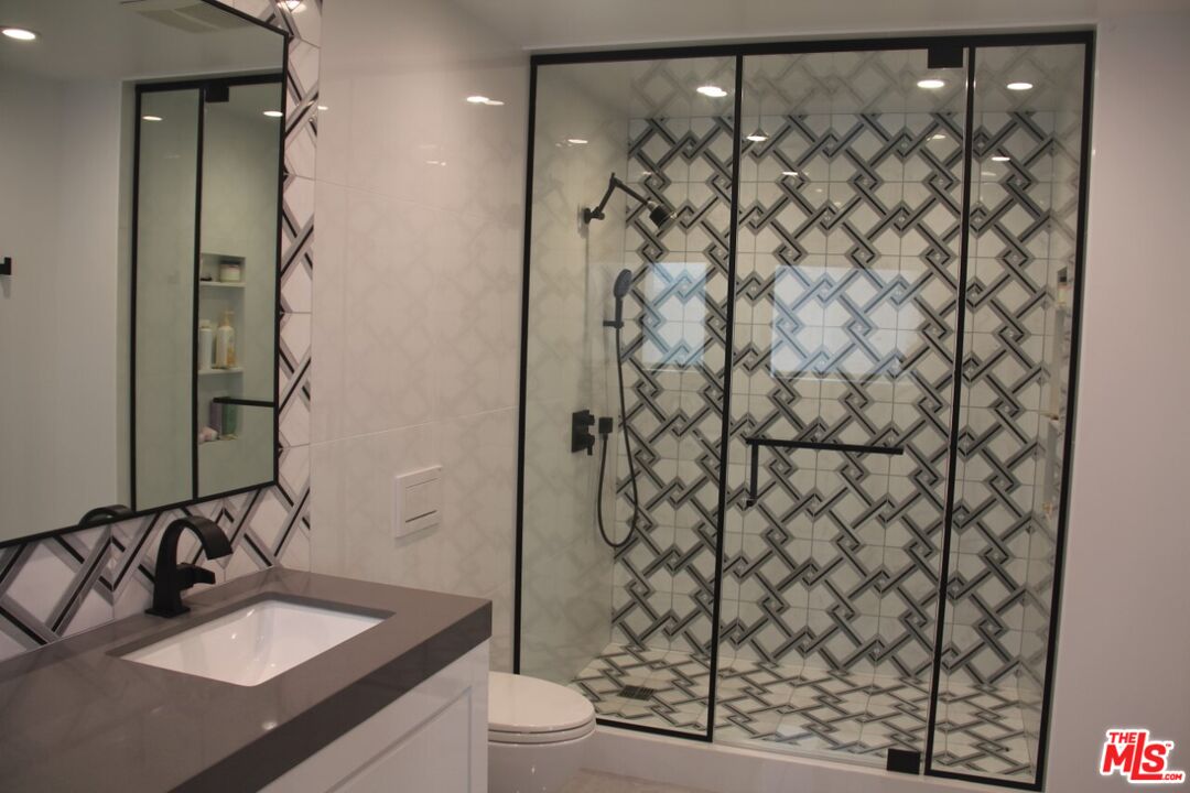 13413 Bayliss Road Los Angeles, CA 90049 - Photo 25 of 32