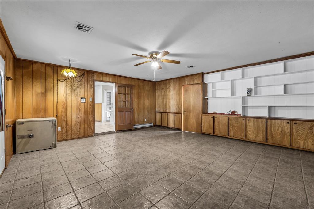 4325 Shady Glen Drive Waco, TX 76708 - Photo 12 of 40 a view of an empty room with a window